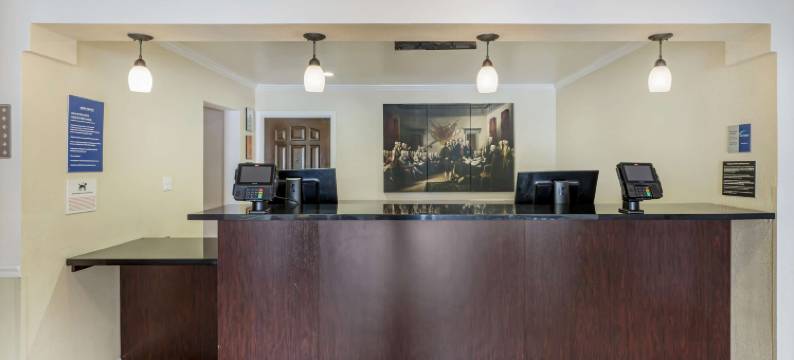 萨利纳斯蒙特利贝斯特韦斯特酒店(Best Western Salinas Monterey Hotel)图片