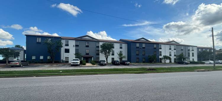 机场大道I-65凯艺套房酒店(Quality Inn & Suites at Airport Blvd I-65)图片