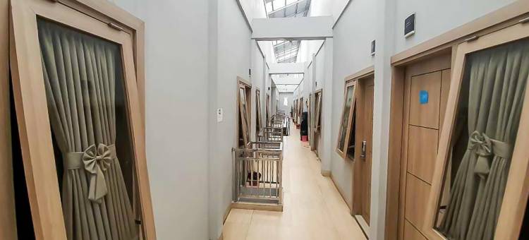 红多兹酒店-近巨港哈吉伯利安上校街(RedDoorz Near Jalan Kolonel Haji Burlian Palembang)图片