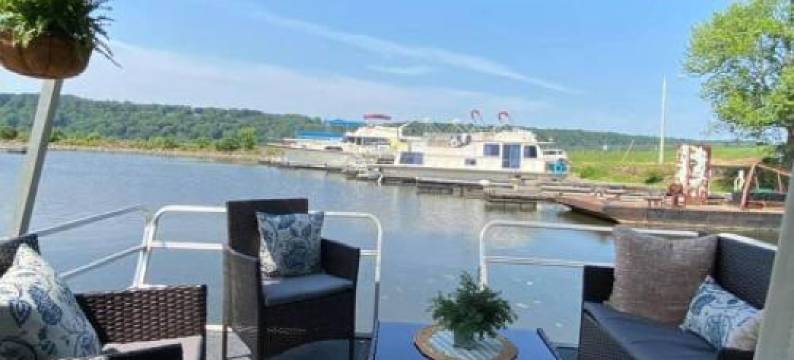 Driftwood Cozy Houseboat on the Water for 2图片