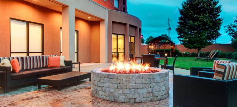 安尼斯顿牛津万怡酒店(Courtyard Anniston Oxford)图片