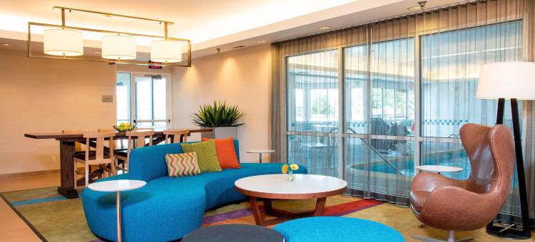 布卢明顿万枫酒店及套房(Fairfield Inn & Suites Bloomington)图片