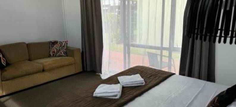 托卡努酒店(Tokaanu Hotel)图片