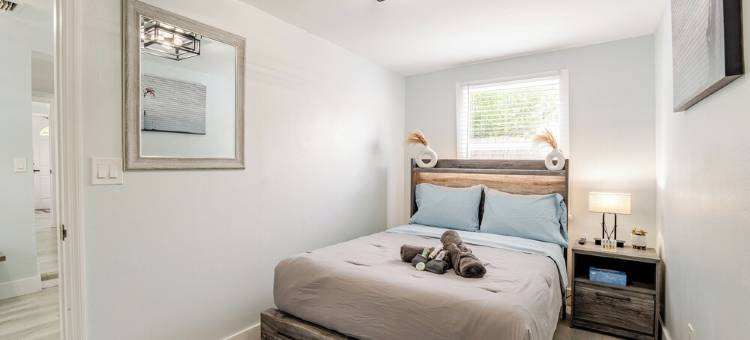 Palm Beach Charm - Hot Tub, Bikes & More! Completely Renovated!图片