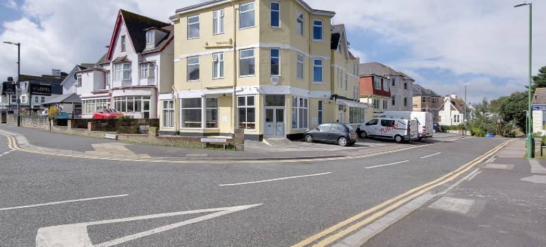 蔚蓝海滩酒店(Azure Beach Hotel)图片