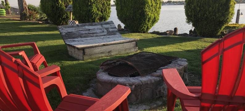 水滨湖畔酒店(Lakeshore Inn Water Front)图片