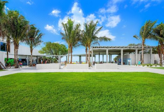 Lulu's Crescent Cottage #2 Hotel Overview