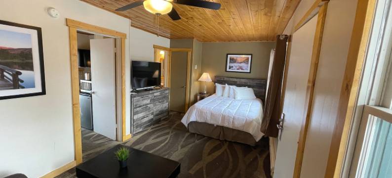 爱斯特山间小屋(Estes Mountain Inn)图片