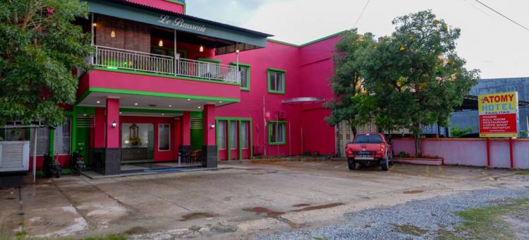 RedDoorz邻近Citraland水上公园Kendari(RedDoorz Near Citraland Waterpark Kendari)图片