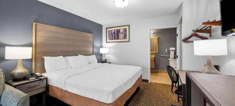 费耶特维尔 I-95 高质量旅馆 & 套房(Quality Inn & Suites Fayetteville I-95)图片