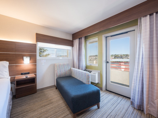 格罗夫海滩-皮斯莫海滩智选假日酒店