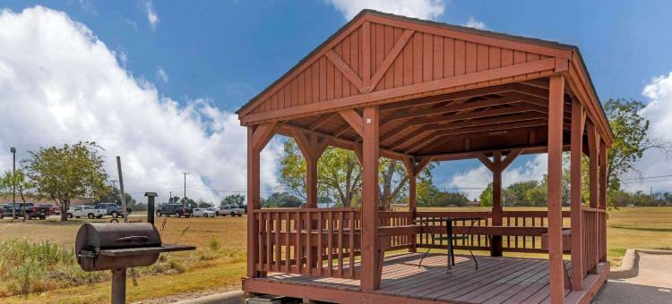 凯艺套房酒店(Quality Inn and Suites Groesbeck)图片