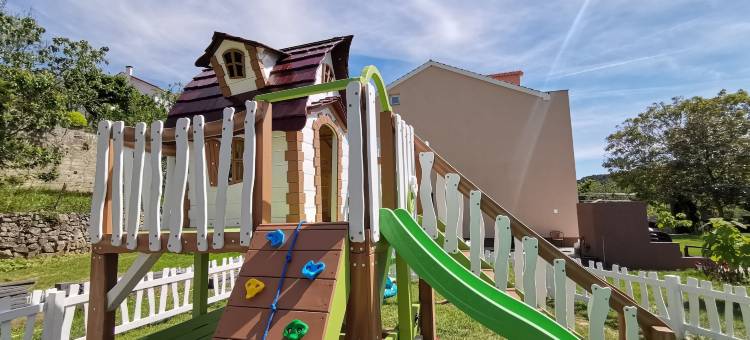 苏比克别墅酒店(Apartments Villa Subic)图片