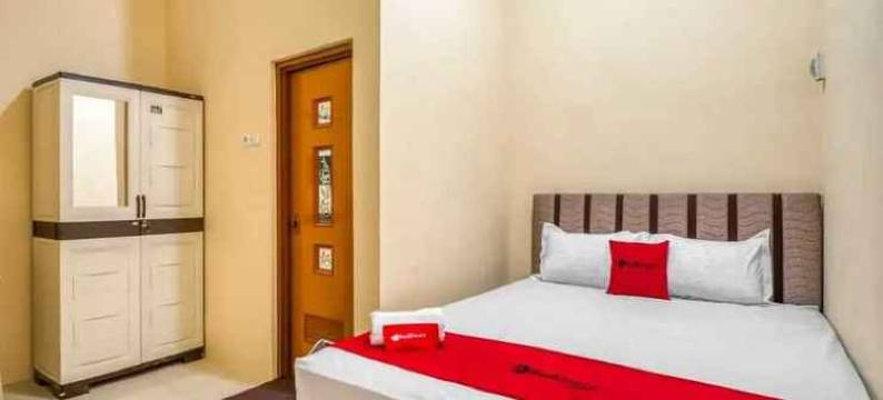 红多兹伊斯兰酒店-近布里达凯邦玫瑰公园(RedDoorz Syariah Near Kebon Rojo Park Blitar)图片