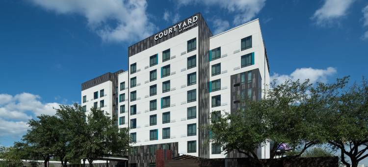 休斯顿高地I-10万豪万怡酒店(Courtyard by Marriott Houston Heights/I-10)图片
