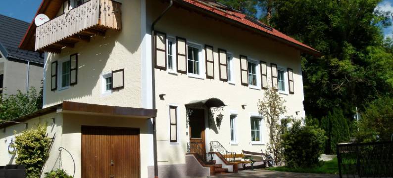 施坦贝尔格湖公寓(LakeStarnberg Apartments)图片