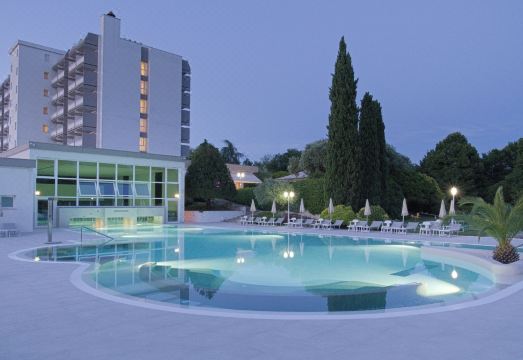 Hotel Des Bains TermeHotel Overview