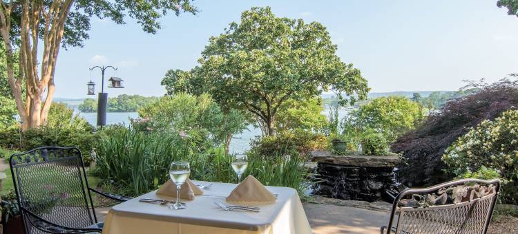 观景台湖畔旅馆(Lookout Point Lakeside Inn)图片