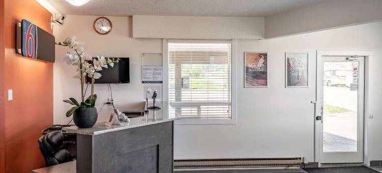 卑诗省纳尔逊堡 6 号汽车旅馆(Motel 6 Fort Nelson, BC)图片