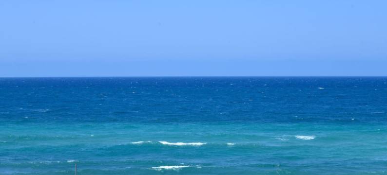 Authentic Beachfront Apartment图片