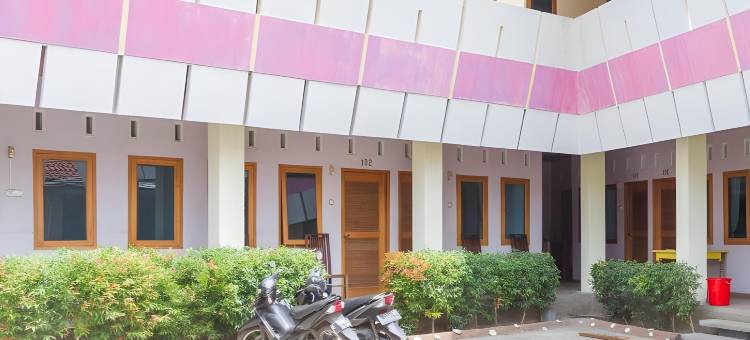 红多兹酒店-近帕萨帕吉西里邦2号(RedDoorz Near Pasar Pagi 2 by Cassana)图片