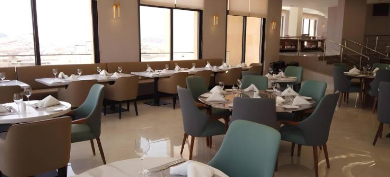 H豪华酒店(H Luxury Hotel)图片