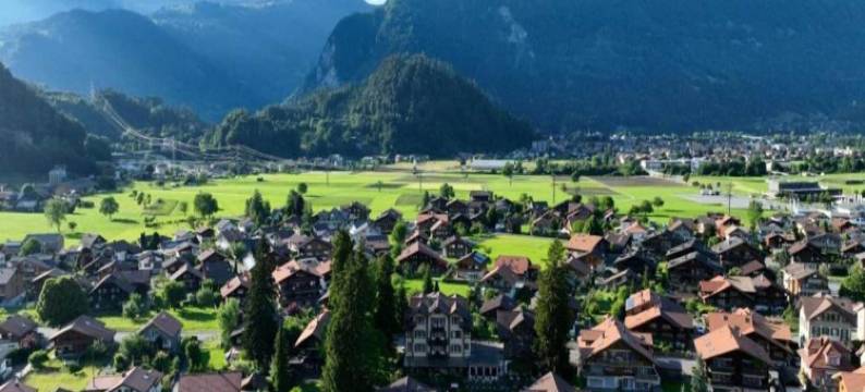 Chalet in Wilderswil with Jungfrau Views图片