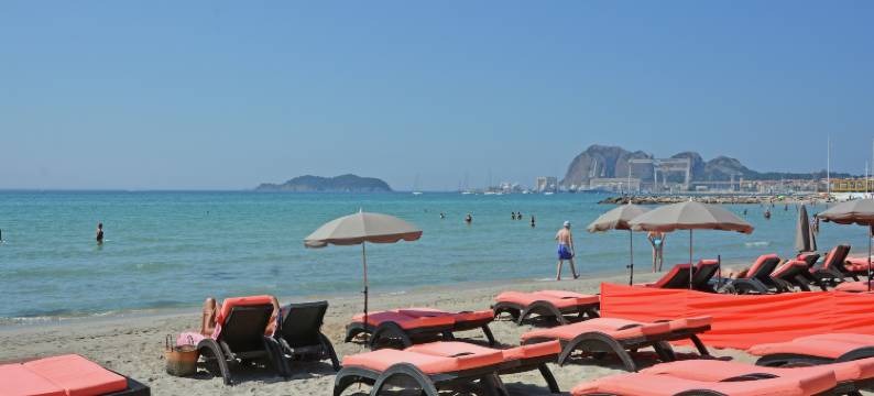 Mediterranean Garden Retreat图片