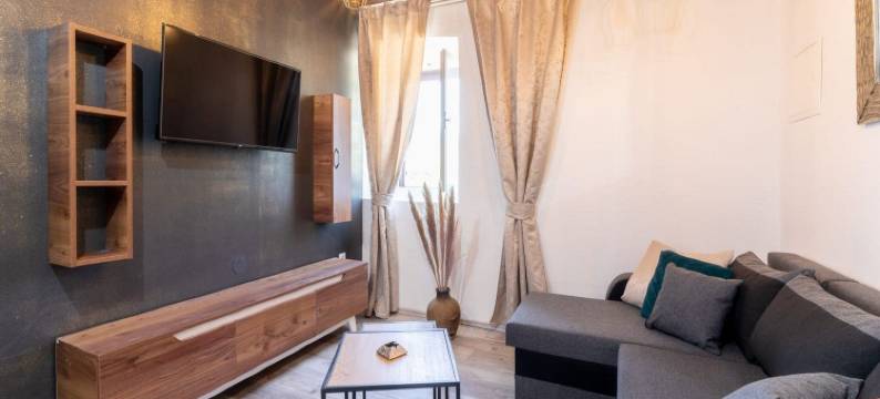 Stone House Prapatna-Two Bedroom Holiday Home with Swimming Pool图片