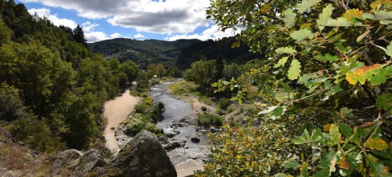 Riverside Chalet Retreat图片