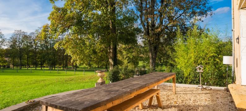 Holiday home adjoining a château.图片