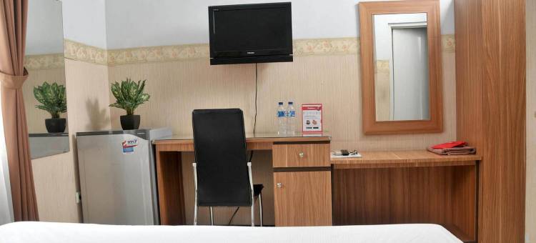 红多兹Plus酒店-近乌蒂普腾巴朗(RedDoorz Plus Near Undip Tembalang)图片