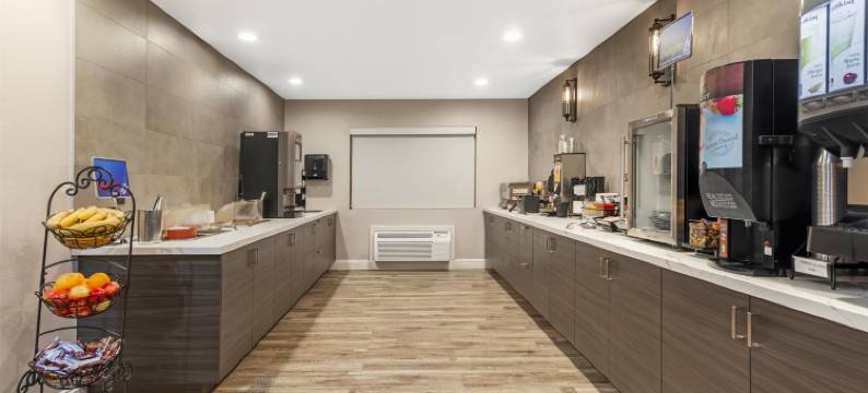 凯托曼市贝斯特韦斯特套房酒店(Best Western Kettleman City Inn  Suites)图片