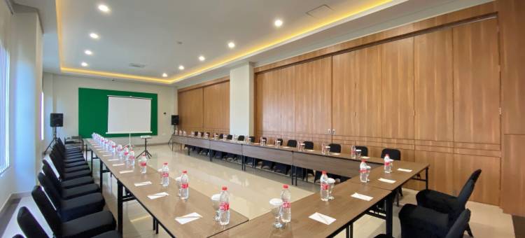 Gombong前线酒店(Front One Hotel Gombong)图片