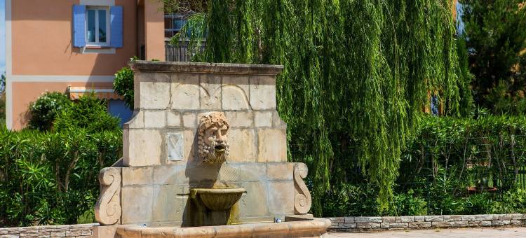 Provençal Parkside Haven图片