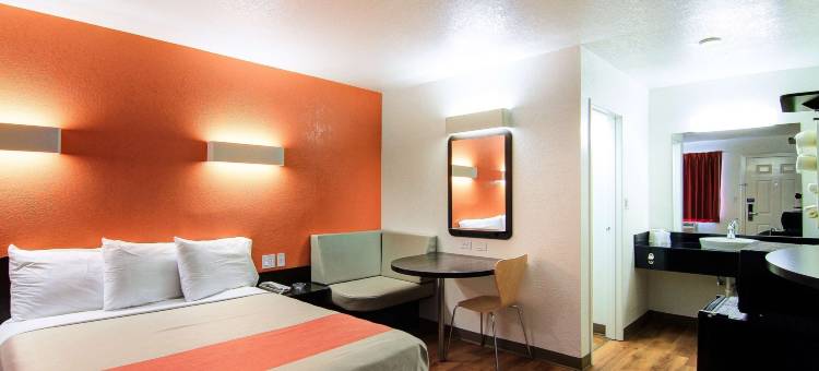 斯科特斯德6号汽车旅馆(Motel 6 Scottsdale, AZ - Old Town Scottsdale/Fashion Square)图片