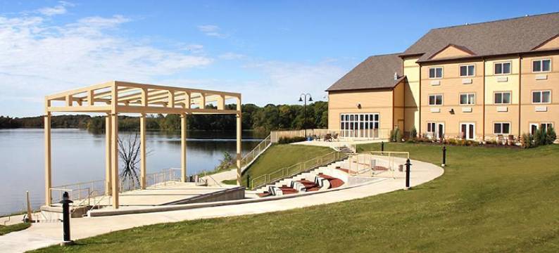 金雁酒店(Lakeside Hotel Casino)图片