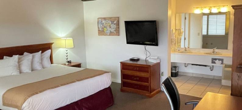 维纳尔伊克诺旅馆套房，靠近恐龙纪念碑(Econo Lodge Inn & Suites Vernal Near Dinosaur Monument)图片