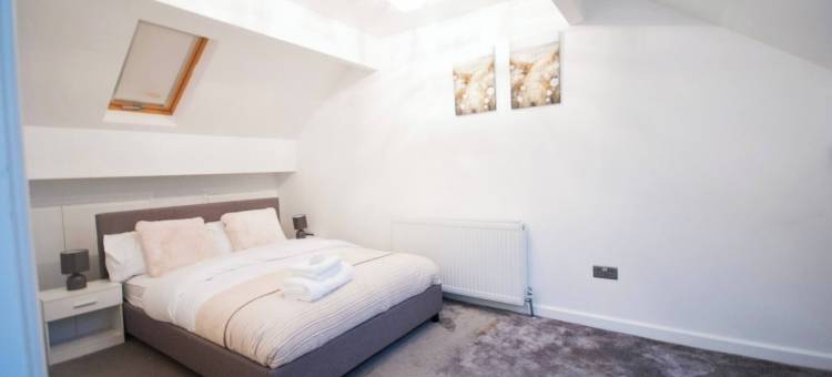 免费停车 - 海斯 - 希思罗 - 豪华三卧室家庭公寓 - 承包商住宿(Free Parking - Hayes - Heathrow - Luxe 3BR Family -contractor Stay)图片