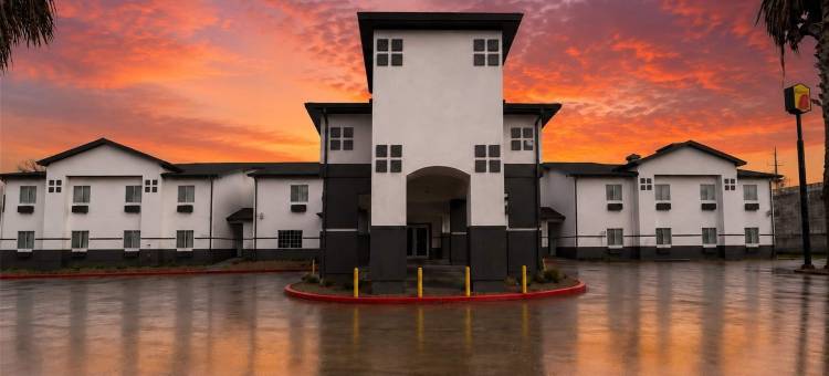 布伦汉姆速8酒店(Super 8 by Wyndham Brenham TX)图片
