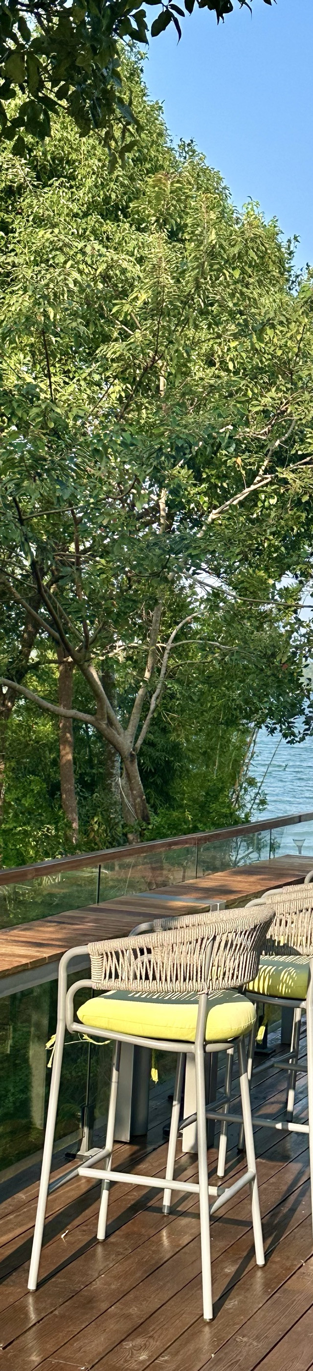 民宿就在万绿湖边,依山傍水很适合度假. |_万绿湖心乐青谷太空舱民宿