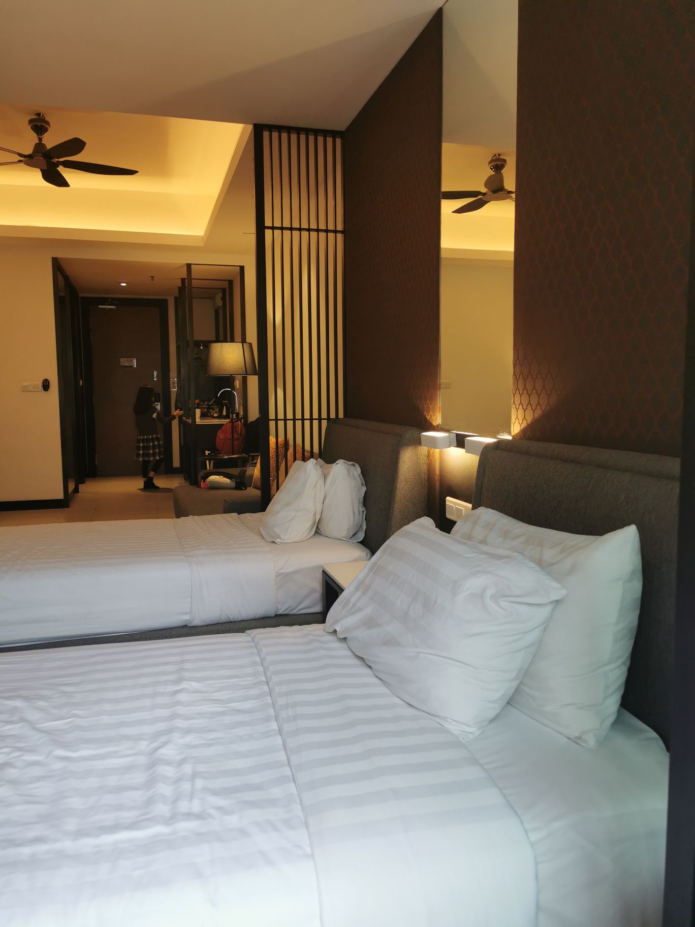 新开的一间酒店，金马伦多数酒店都非常老式又贵，反而这间酒店比较简约舒适大间，虽然是遇到马来西亚假期，