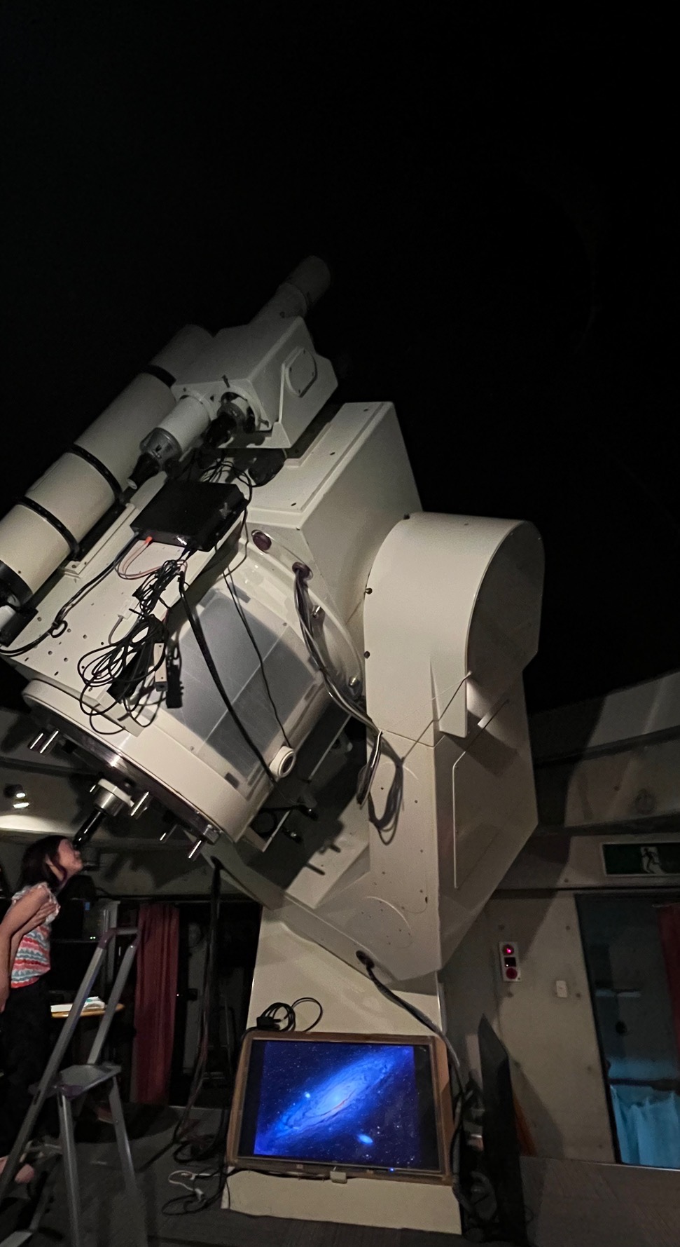 设施老板自己有一台日本第二大望远镜，非常有趣难忘的体验！