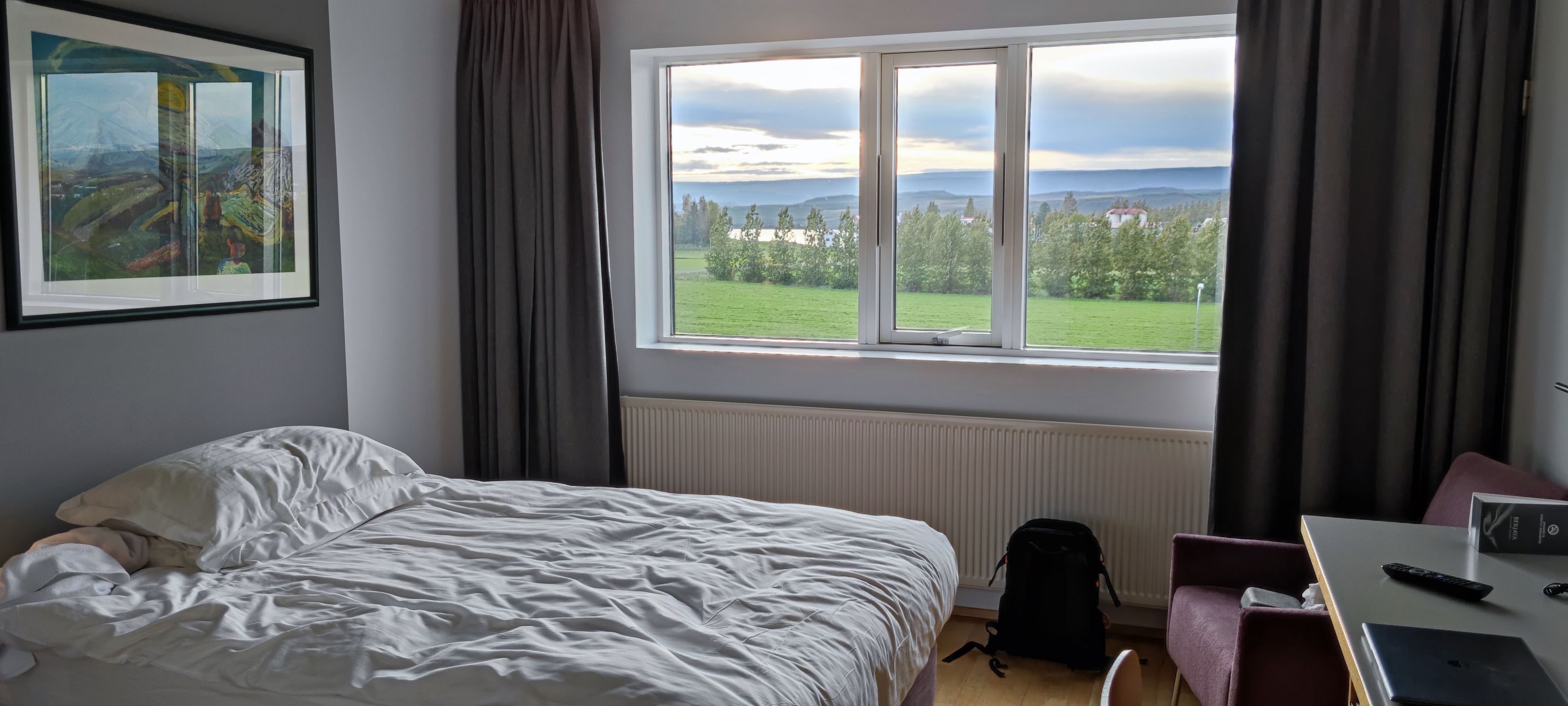 冰岛东部小镇旅店，风景好，房间较大，设施不错，免费停车。