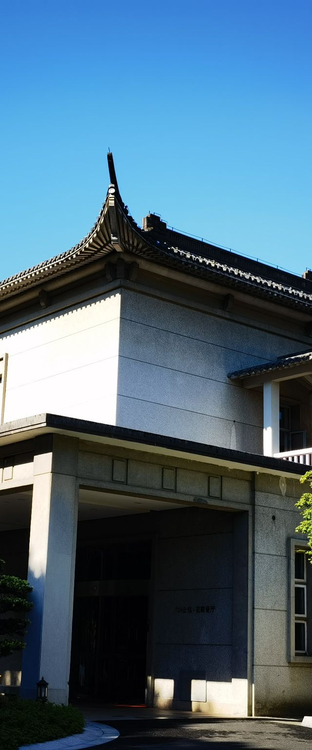 酒店在西湖风景区西南角,植被丰富,绿意盎_浙江宾馆杭州打卡