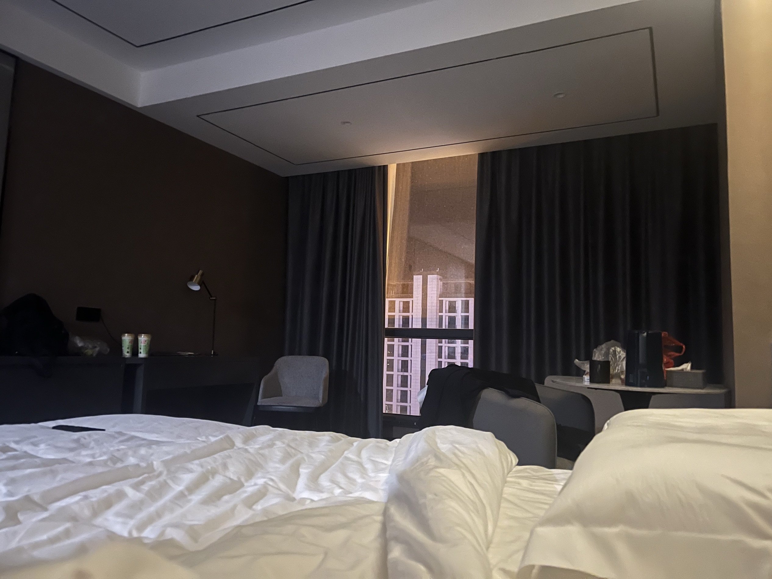 每次来望江都会选择的酒店，非常喜欢这个酒店房间的布局，住着安逸舒服 ，服务也很好，有早餐 免费停车方