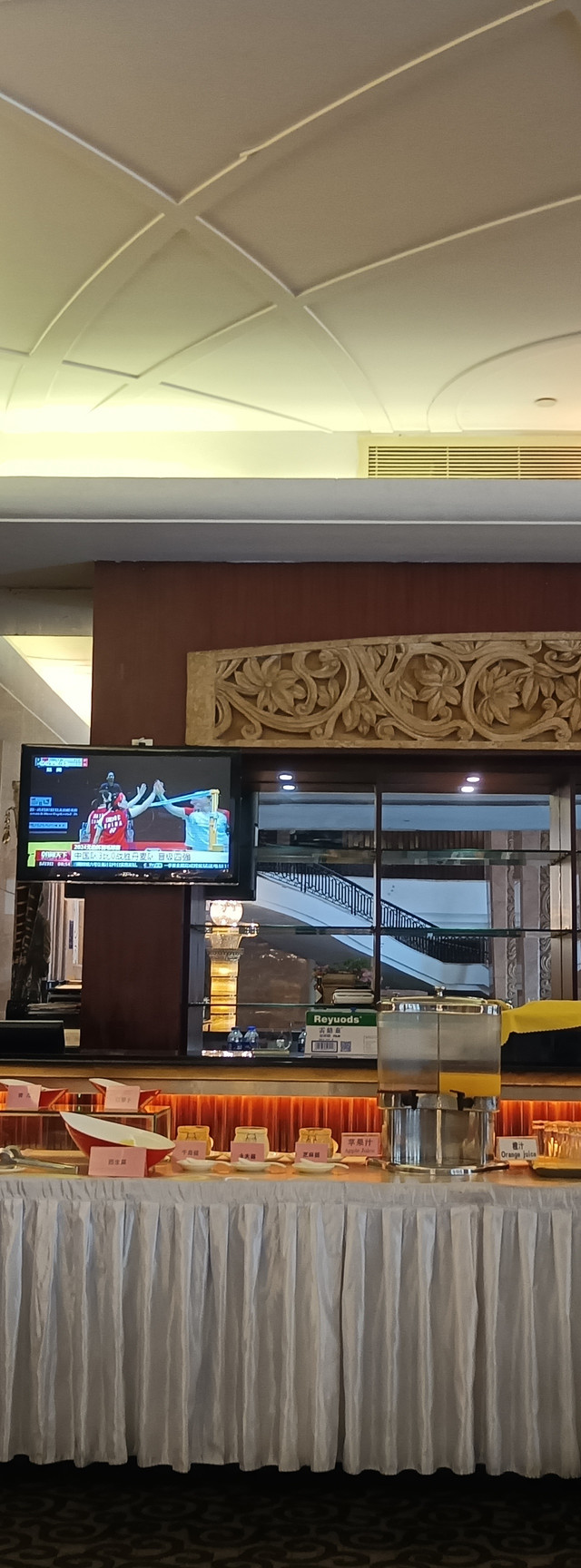 服务真的超好!嗯!从晚餐的服务开始!服务周到!热情!