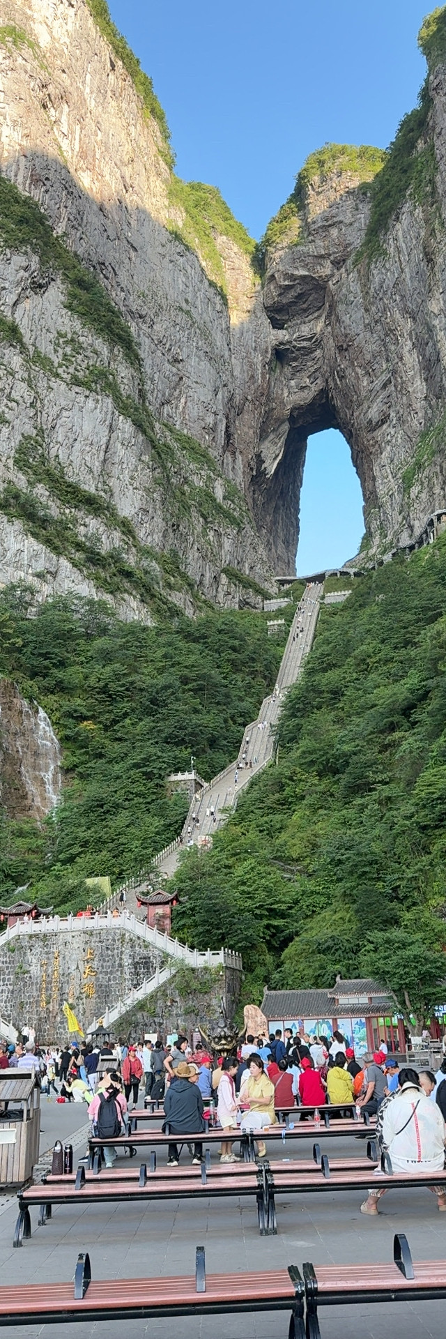 从接站就感受到了老板的热情 叔叔主动帮我们拿行李