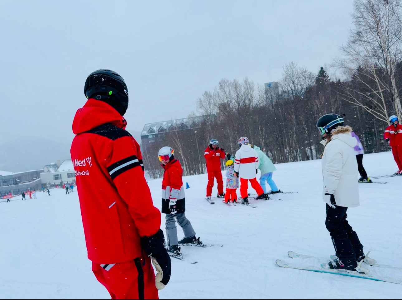 Club med 提供非常好的 Ski School教学，你可以让孩子享受纯外教的滑雪体验（当然也有