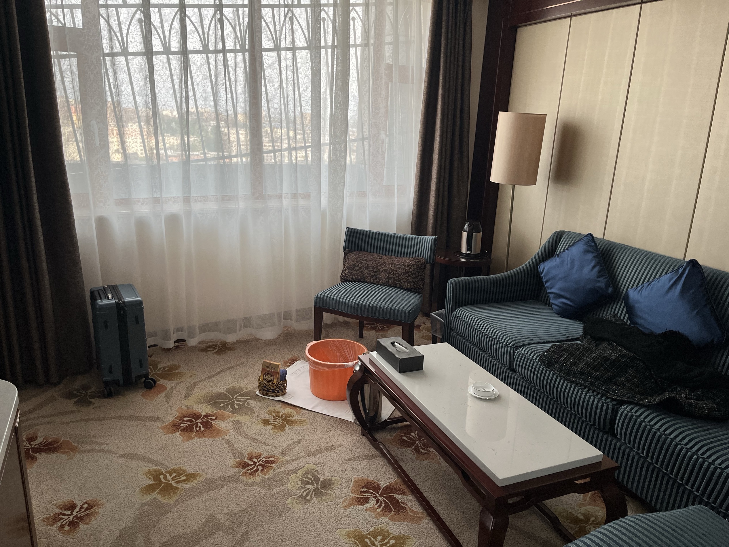 这是青甘大环线中住的最舒心的酒店，服务非常周到，临时订的房间也不贵还帮我升级了，住两天每天提供黄瓜面
